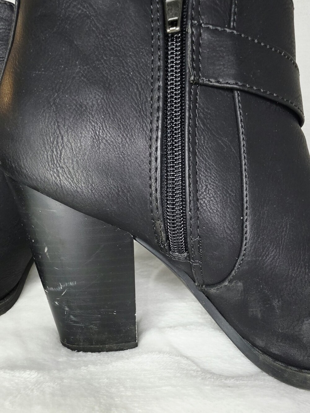 Heart In D Booties - Picture 5 of 9